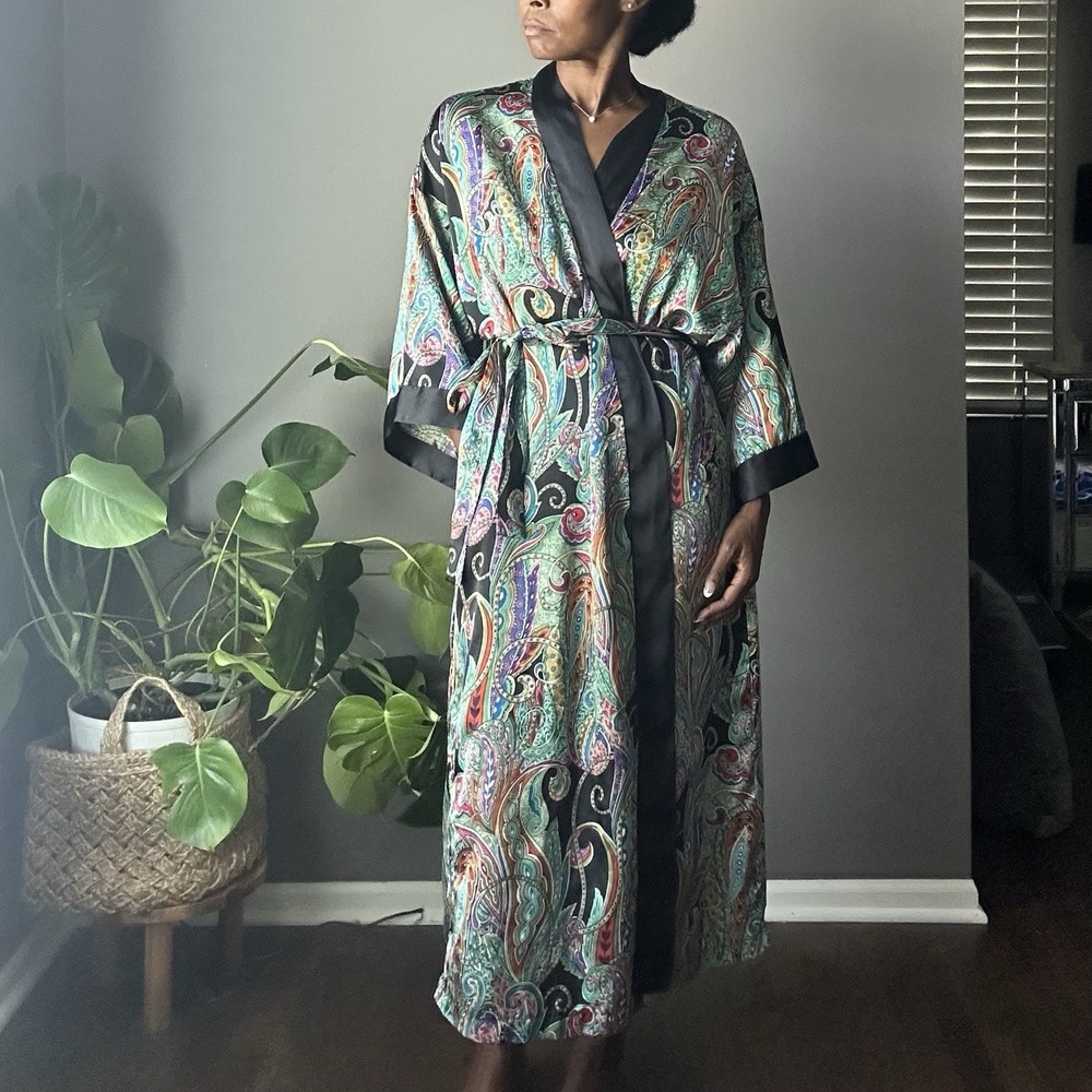 Vintage Beth Michaels Satin Kimono Robe Womens Size Medium Black Paisley Pocket